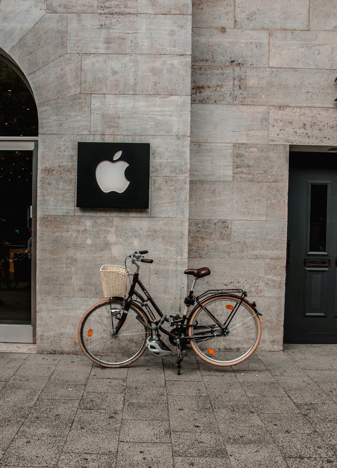 Apple Challenges AI Hype: New Study Questions Limits of Reasoning Models