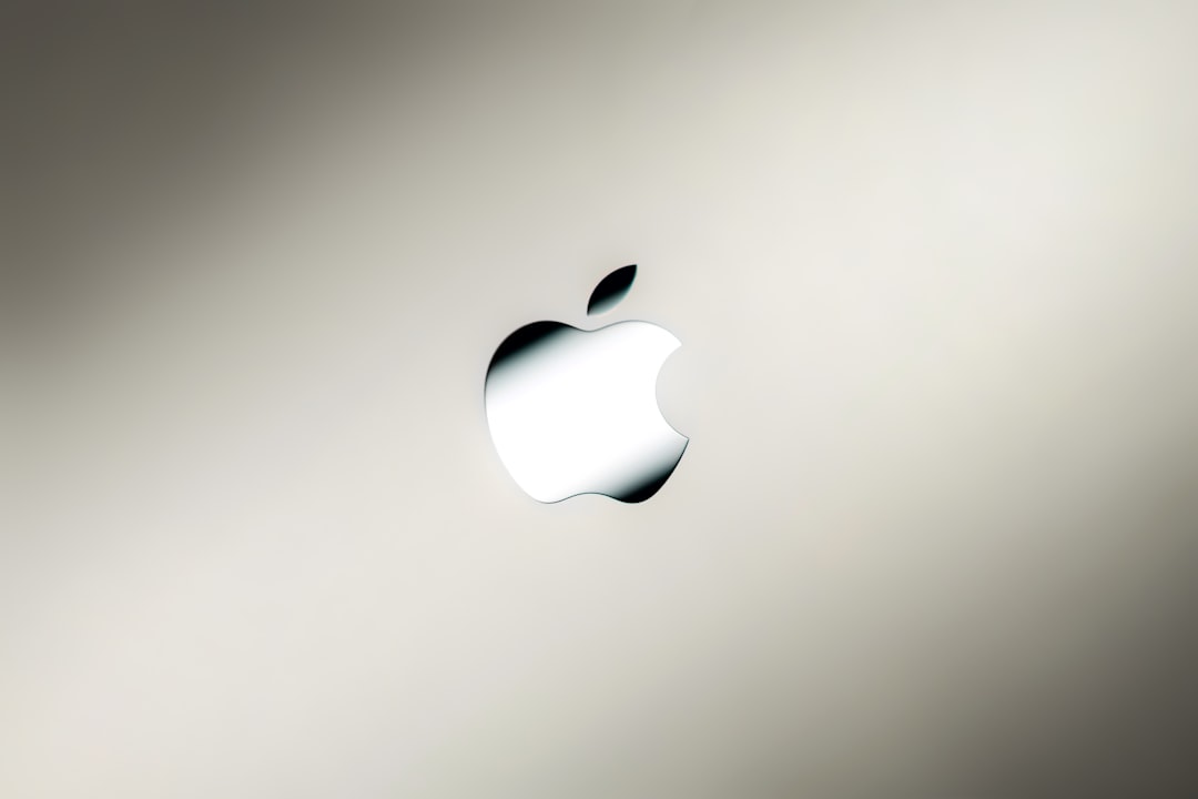 Apple’s Siri Reboot: Will Partnering with OpenAI or Anthropic Reshape Its AI Strategy?