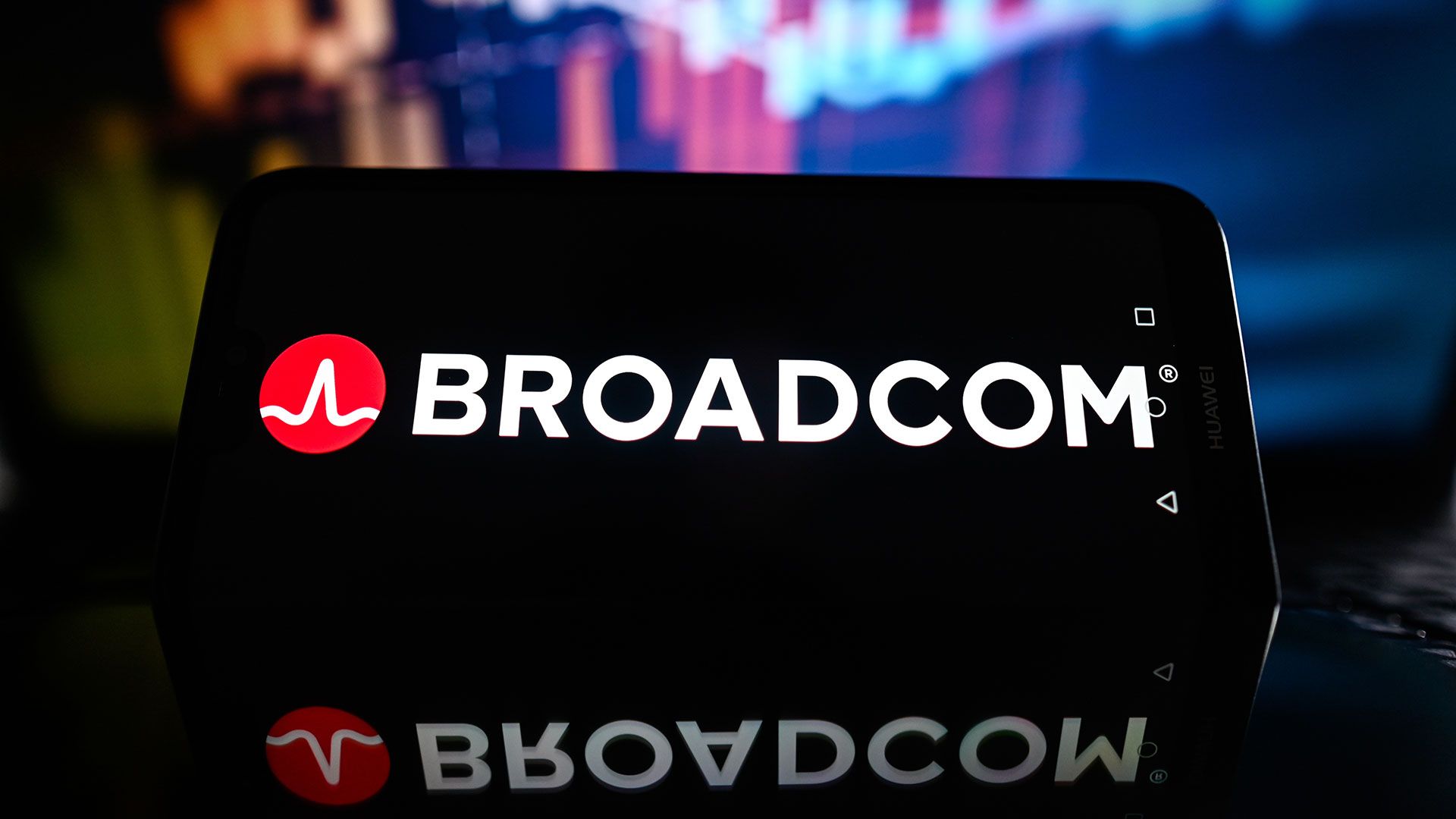 📈 Broadcom تتجاوز توقعات الأرباح بإيرادات قوية ونظرة مستقبلية واعدة