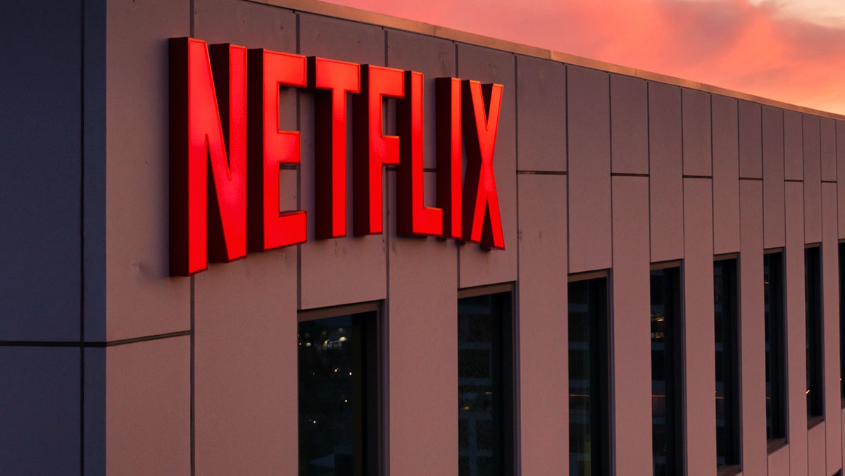 Netflix Inc (NASDAQ:NFLX) Faces Market Challenges Despite Growth