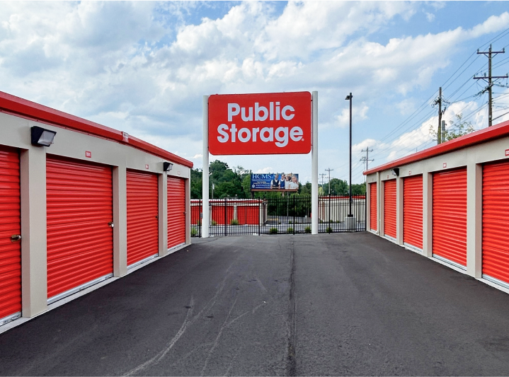 Public Storage's Strategic Acquisition and Market Performance