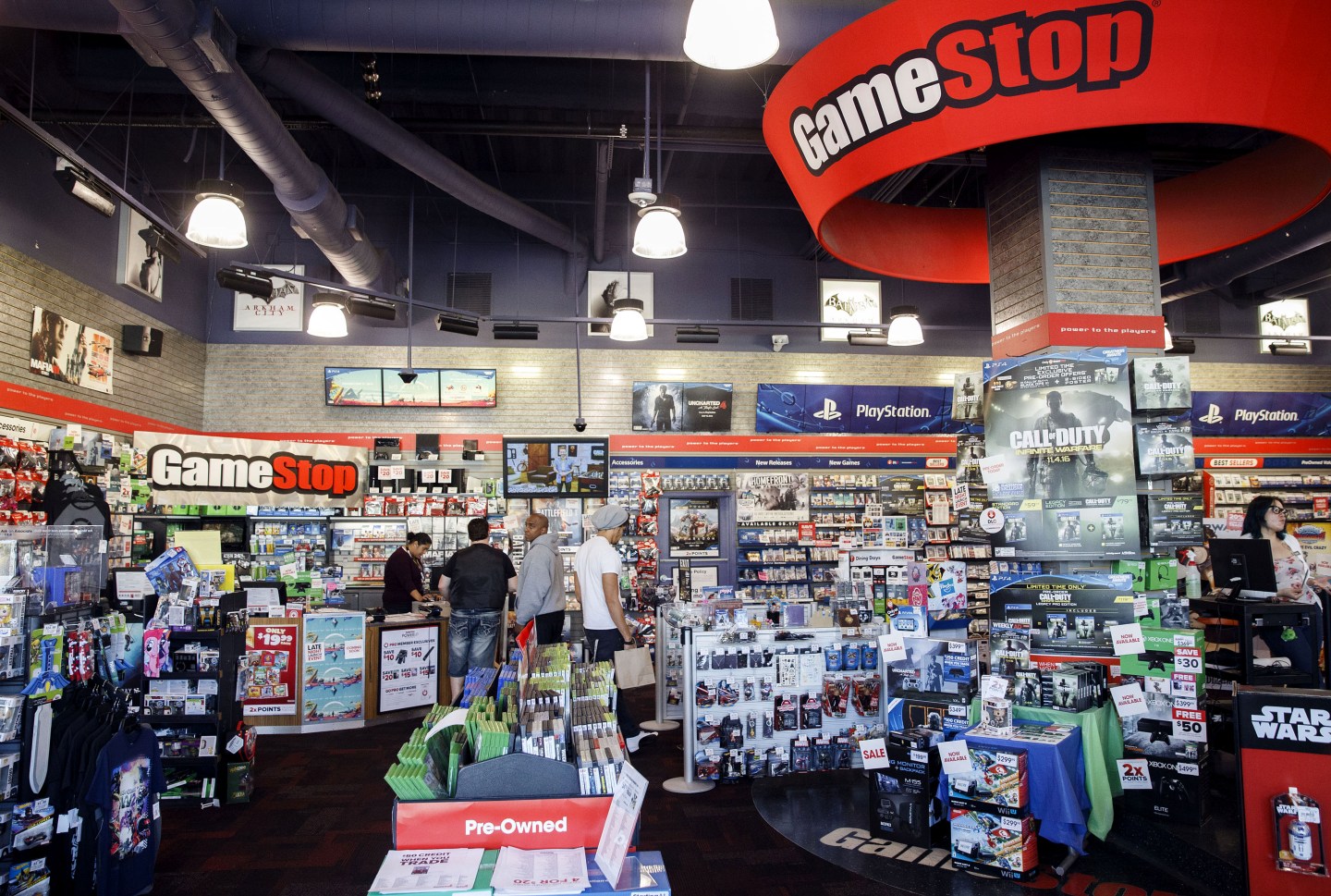 GameStop Corp. (NYSE:GME) Earnings Preview and Market Sentiment
