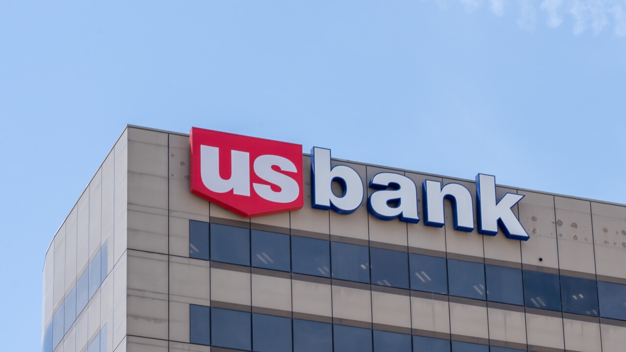 U.S. Bancorp (NYSE:USB) Sees Price Target Hike Amid Strong Q1, But Credit Costs Loom