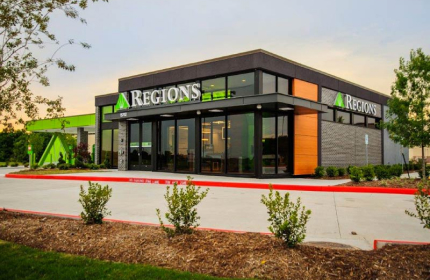 Regions Financial Corporation (NYSE: RF) Navigates Mixed Q1 Earnings Amidst Regional Banking Sector Challenges