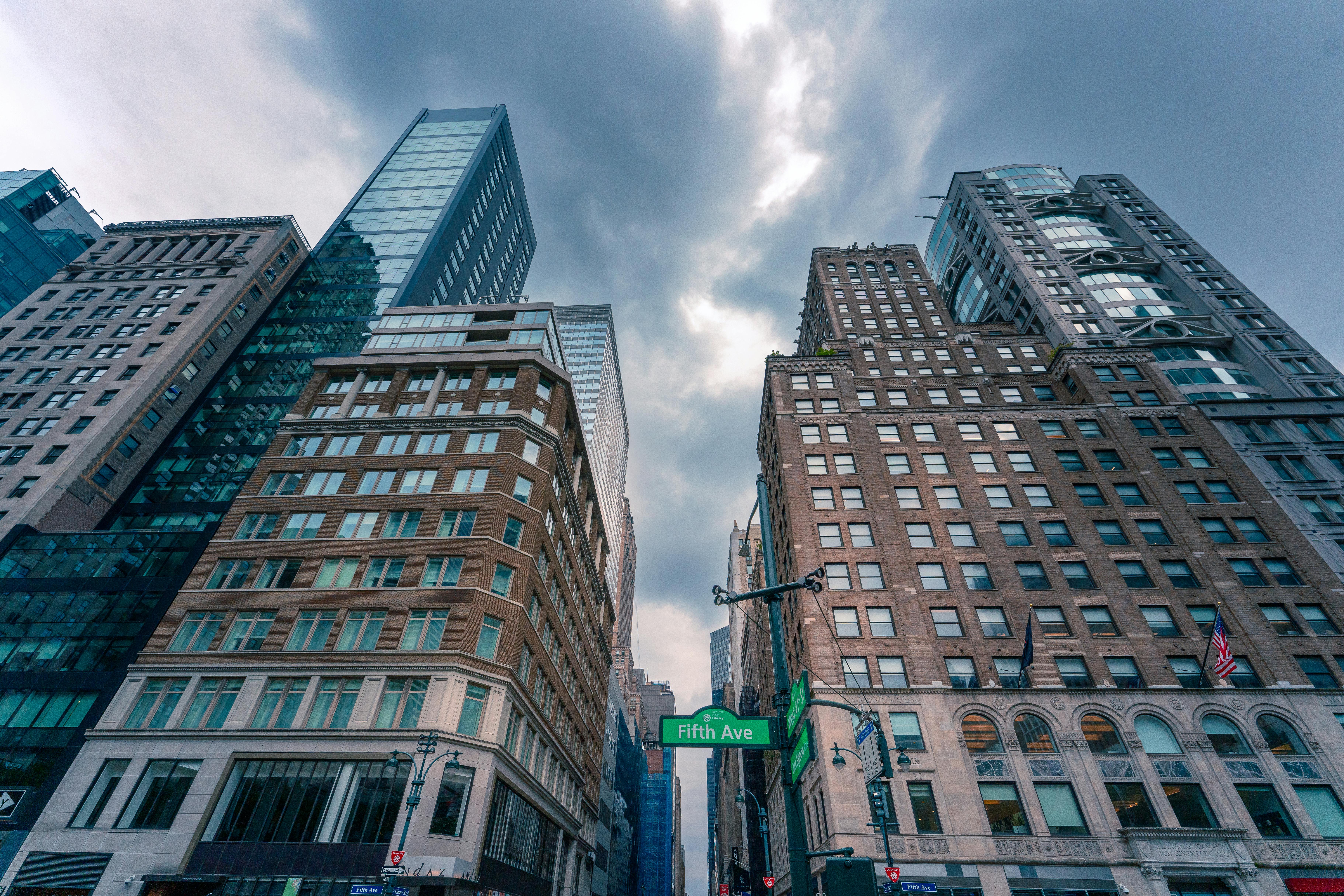 Fifth Third Bancorp (NASDAQ:FITB): Navigating Acquisition Costs and Strong Core Growth