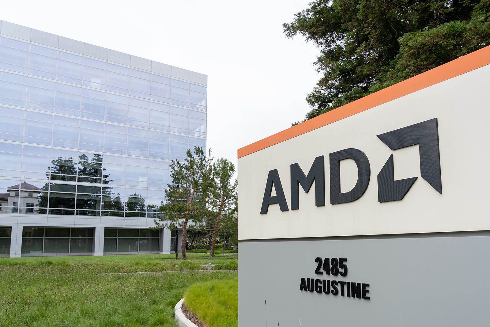 Advanced Micro Devices (NASDAQ:AMD) Earnings Preview: Data Center and AI Fuel Growth