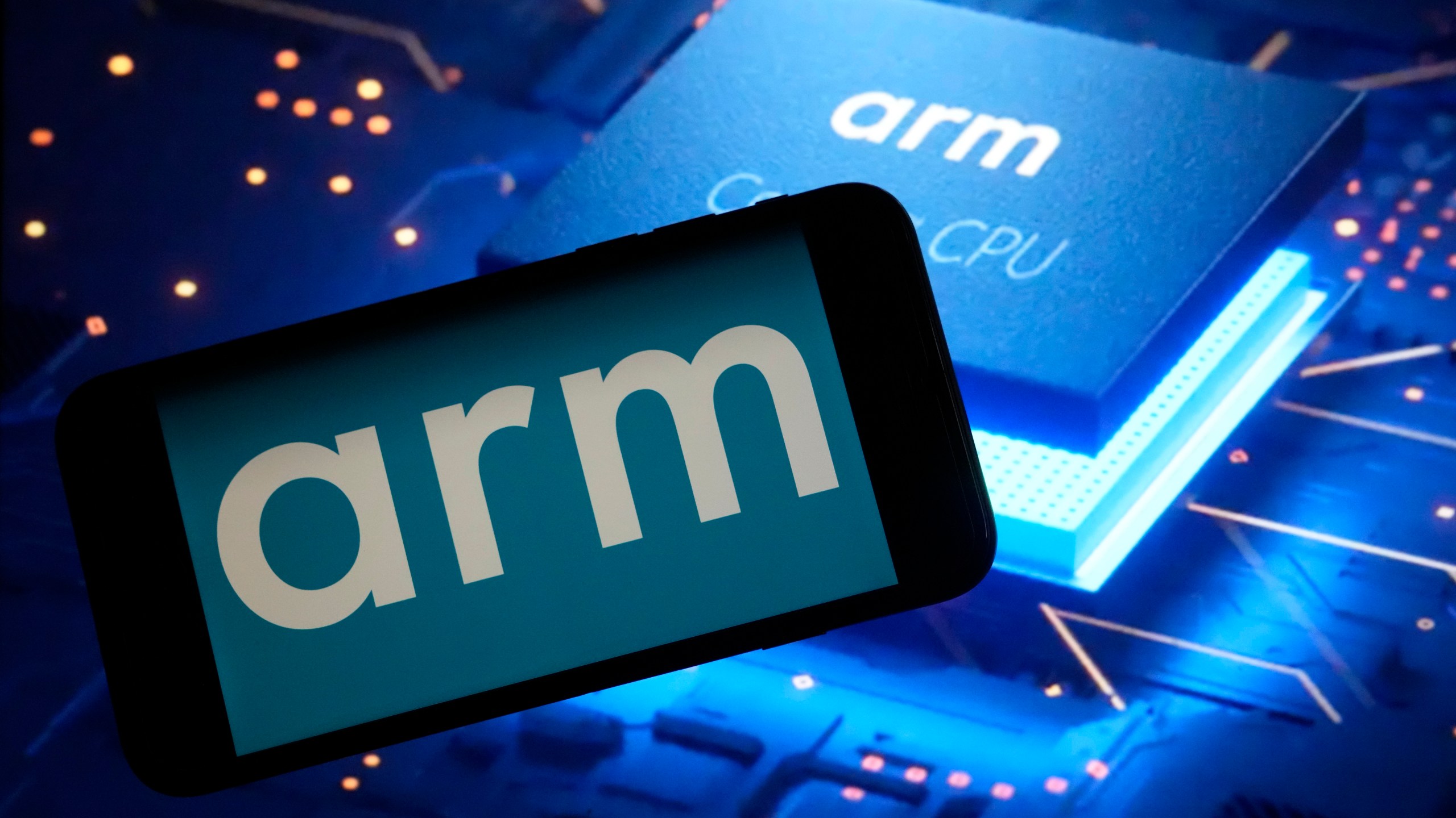 Arm Holdings (NASDAQ: ARM) Price Target Soars on AI Chip Ambitions Despite Smartphone Headwinds