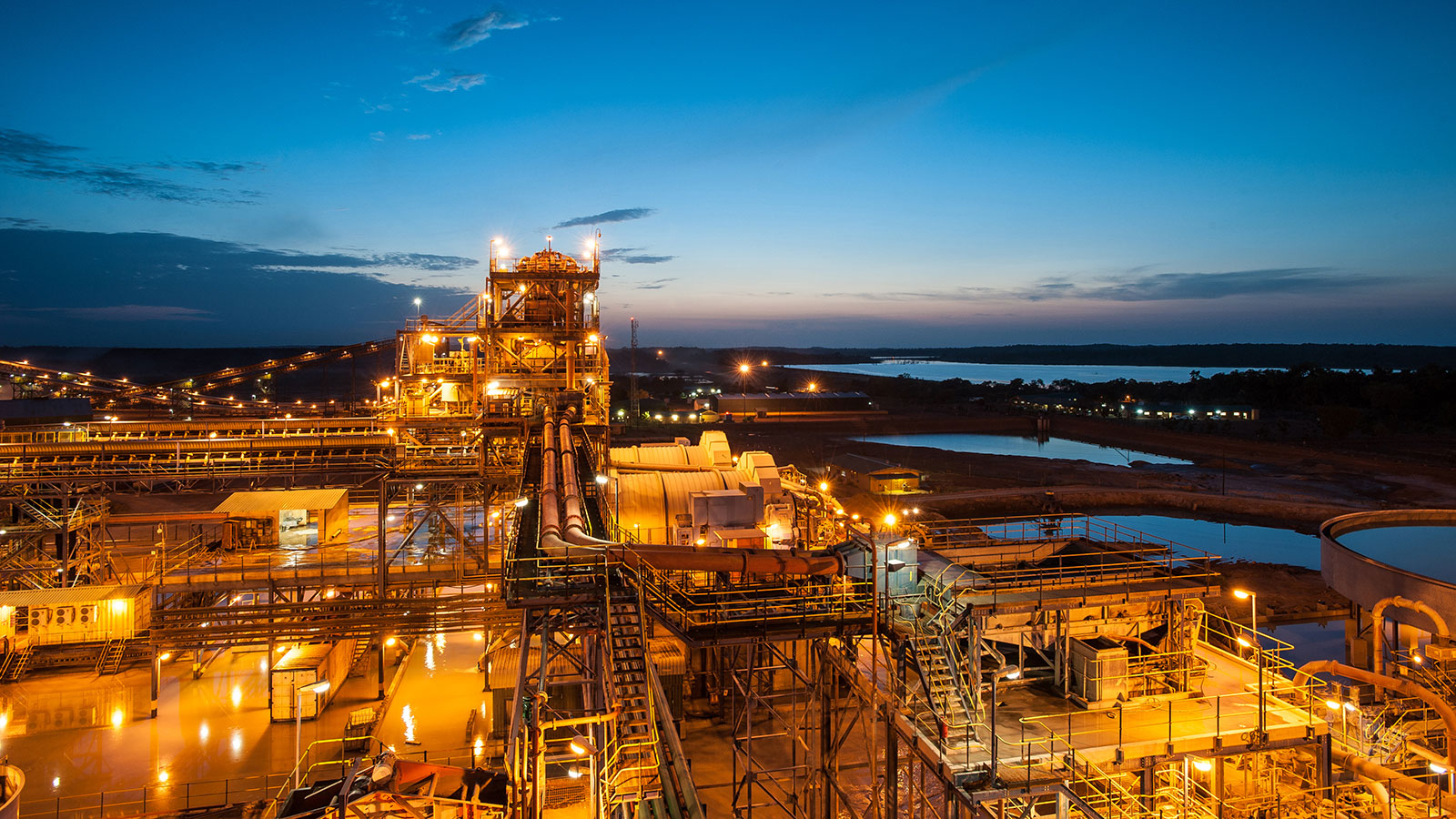 Barrick Mining (NYSE:B) Navigates Global Mining Sector with Strong Earnings Amidst Revenue Miss