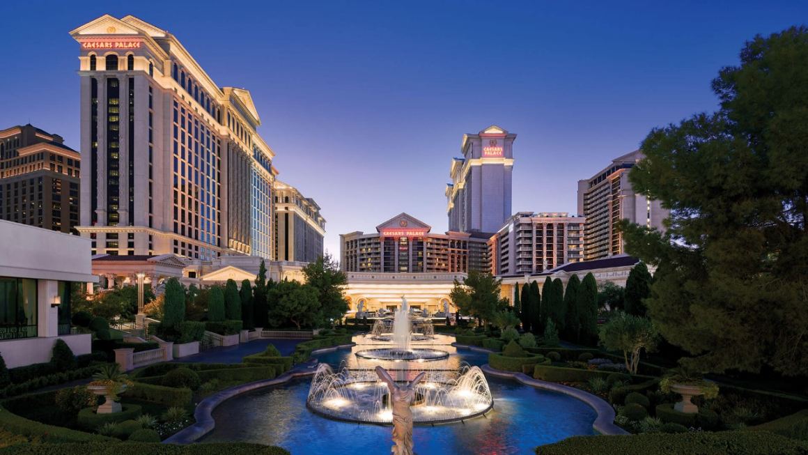 Caesars Entertainment, Inc. (NASDAQ: CZR) Stock Downgraded Amidst $17.60 Billion Acquisition by Fertitta Entertainment