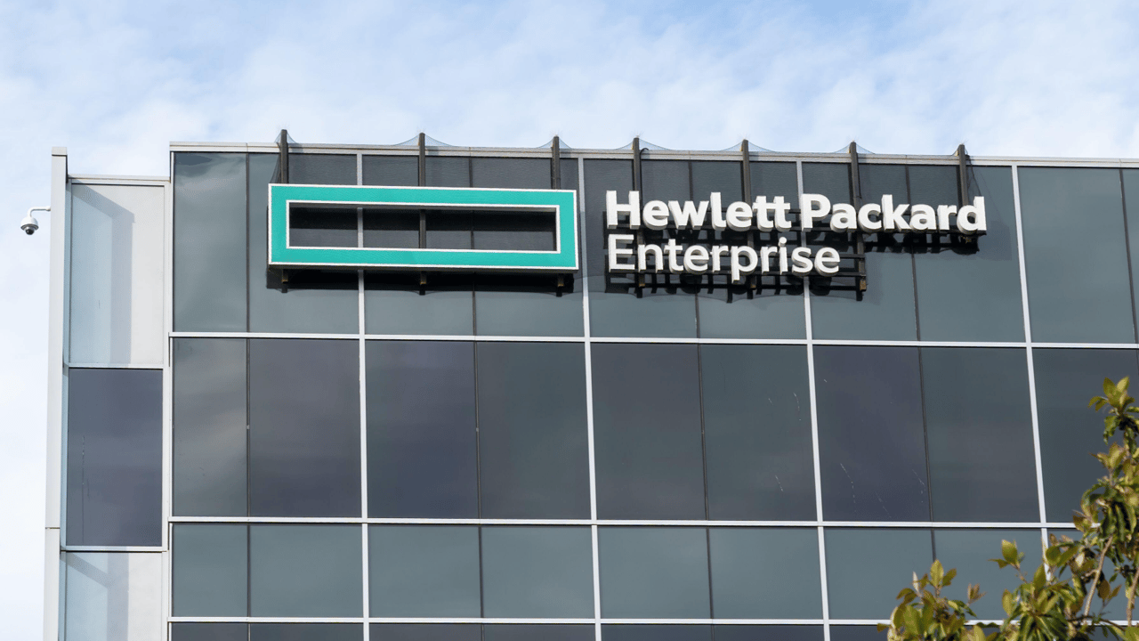 HPE Soars: Strong Q2, AI-Driven Growth & Analyst Upgrade