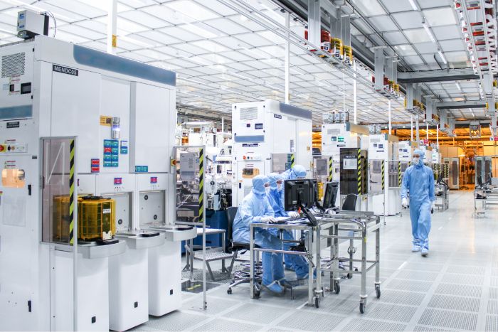 Deutsche Bank Raises Price Target for STMicroelectronics (NYSE:STM) Amid AI-Driven Growth