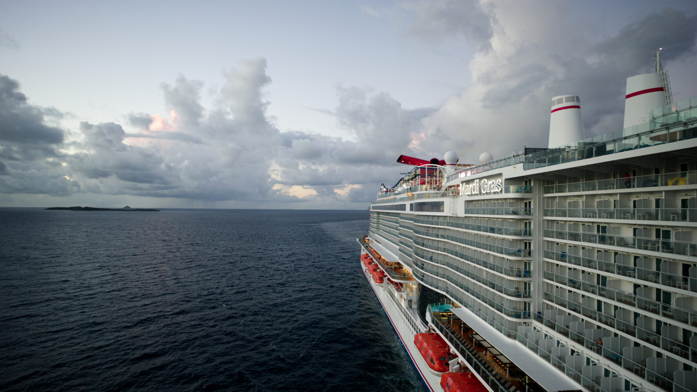 Carnival Corporation & plc (NYSE:CCL) Earnings Preview: Revenue Growth, PROPEL Initiative, and Debt Management