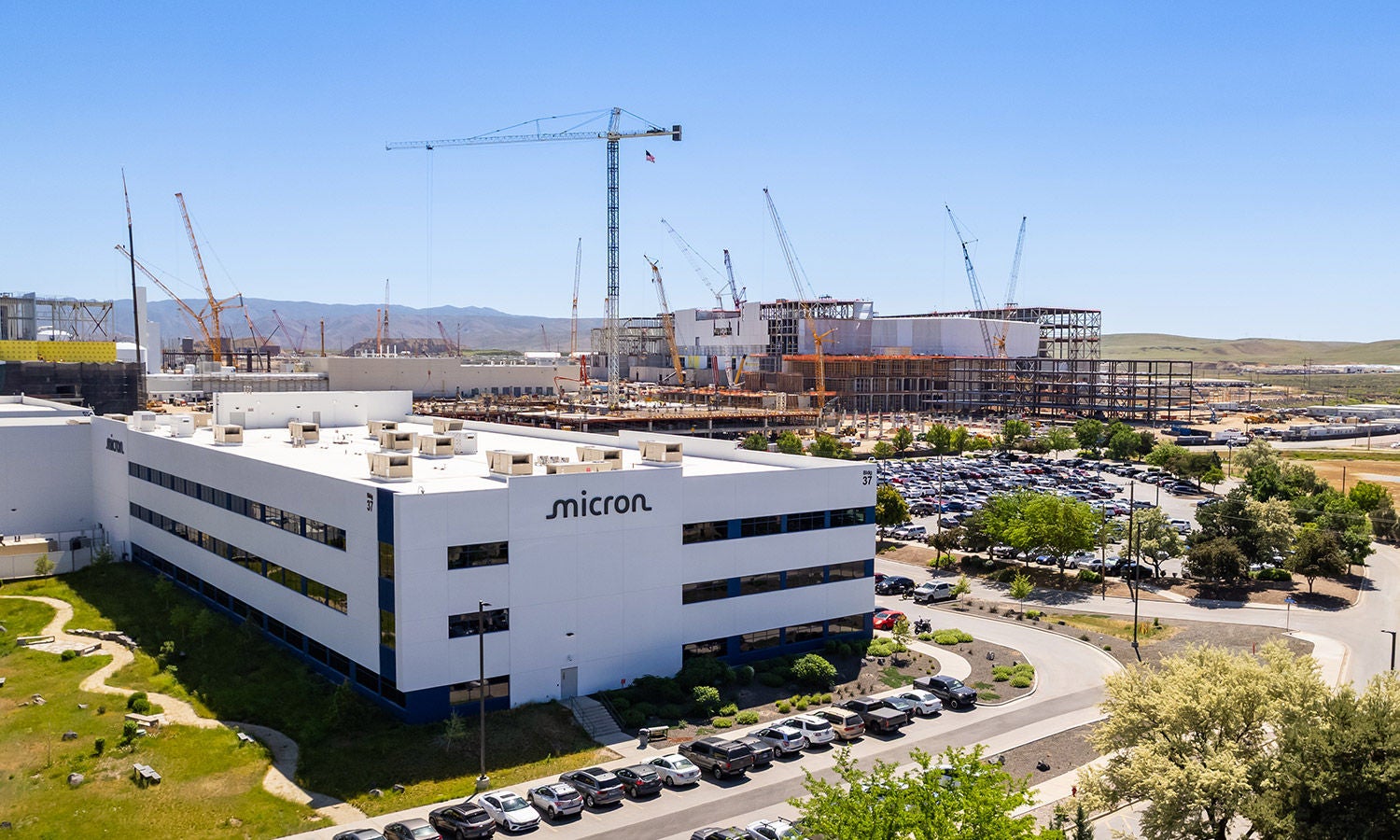 Micron Technology (NASDAQ: MU) Stock Soars on Strong Analyst Ratings and Anticipated Earnings