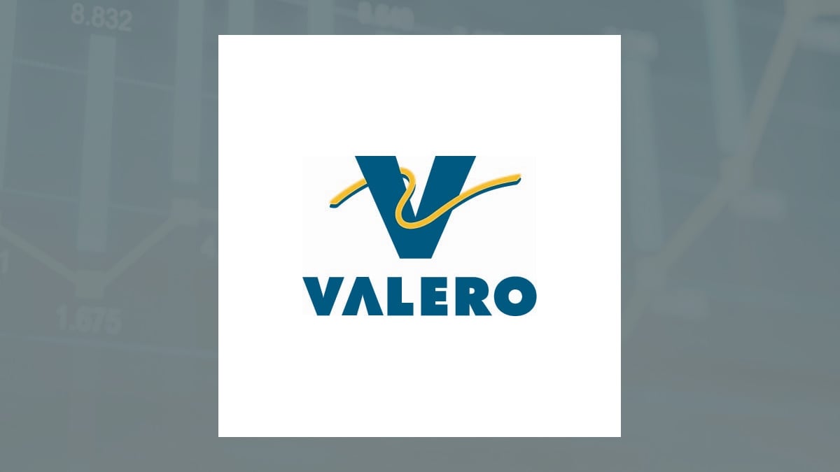 Jefferies Raises Price Target for Valero Energy Corporation (NYSE: VLO) Amid Strong Performance