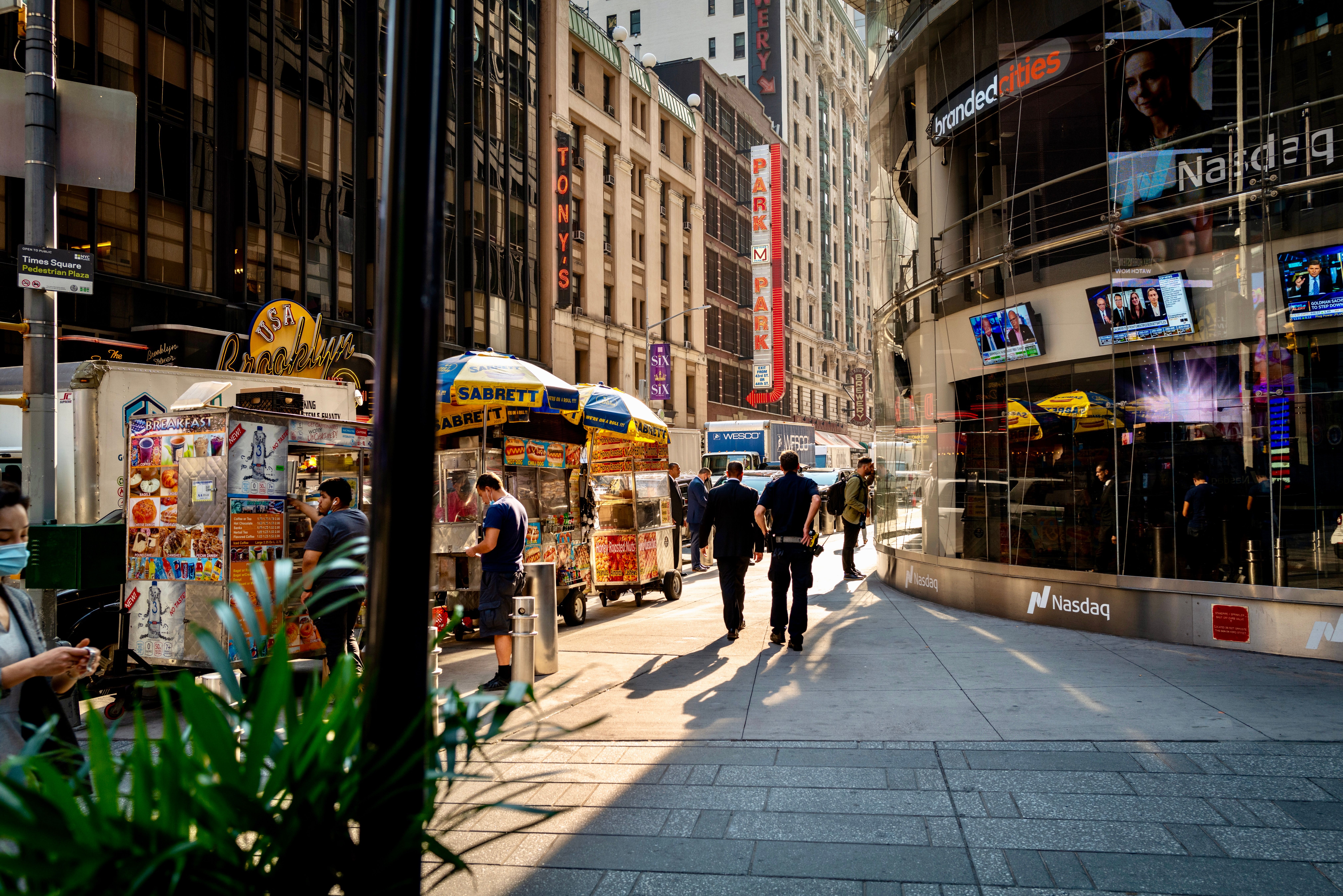 Wintrust Financial (NASDAQ: WTFC) Stock Analysis: Strong Performance and Growth Outlook