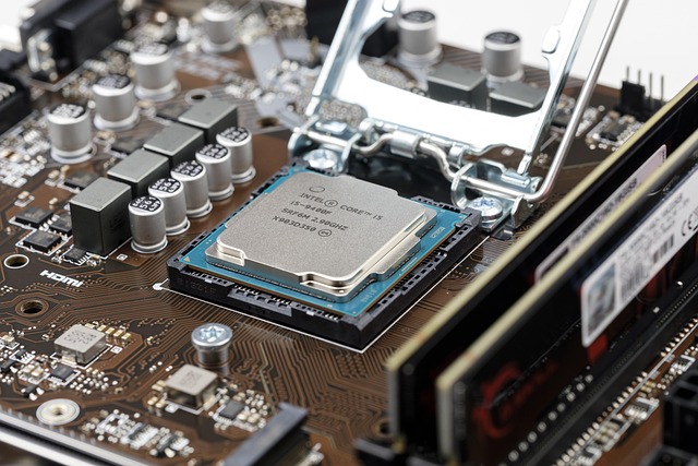 Intel (NASDAQ: INTC) Earnings Preview: Volatility Expected for Semiconductor Giant