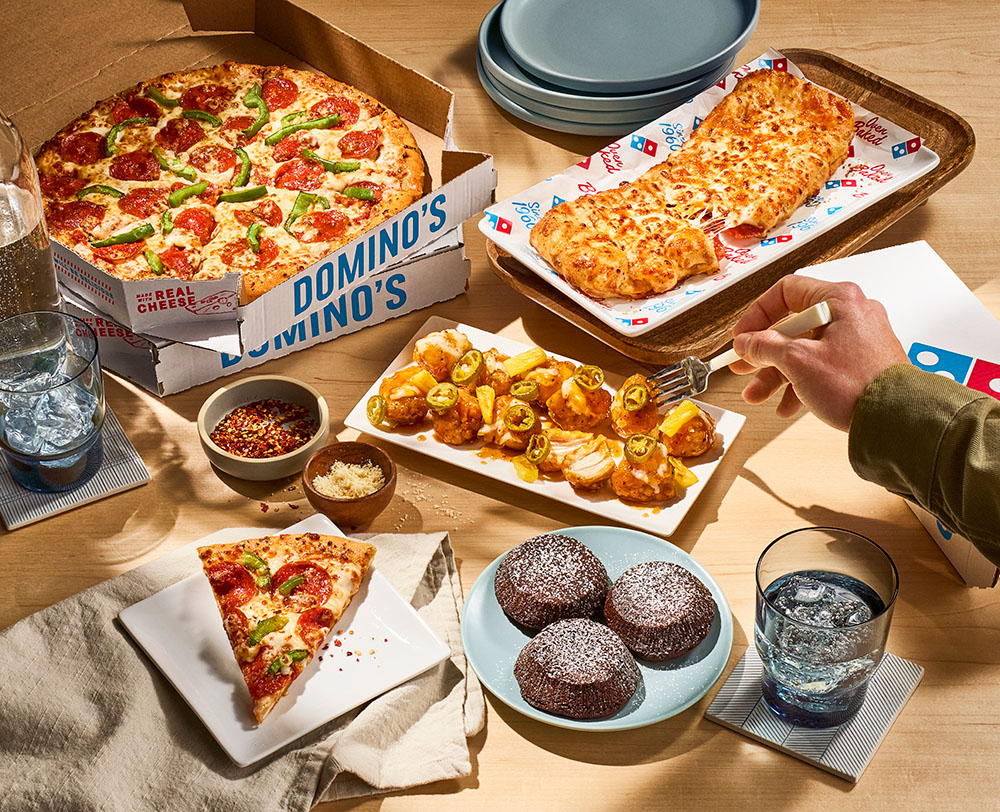 Domino's Pizza (DPZ) Faces Headwinds: Q2 Miss & CEO Change