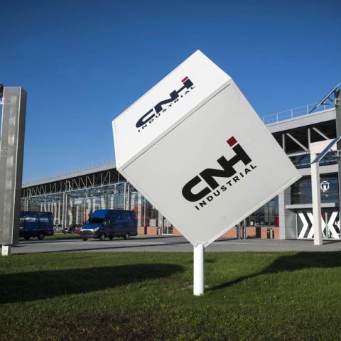 CNH Industrial (NYSE: CNH) Exceeds Q2 Earnings Estimates Despite Profitability Dip