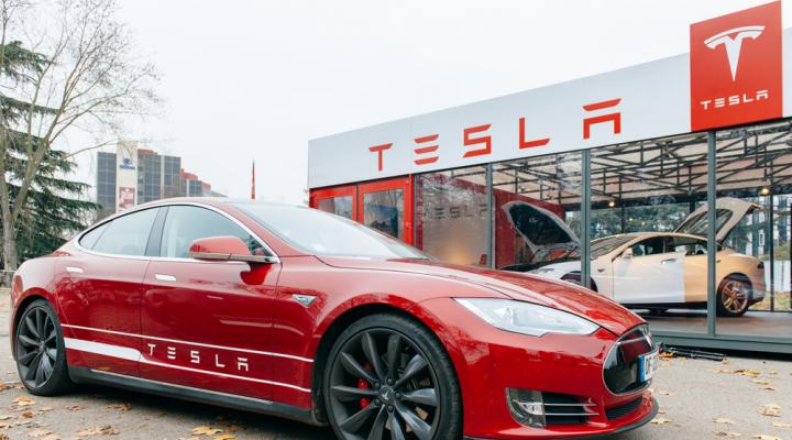 Tesla (NASDAQ: TSLA) Navigates AI Expansion and Mixed Financials Amid Analyst Upgrade
