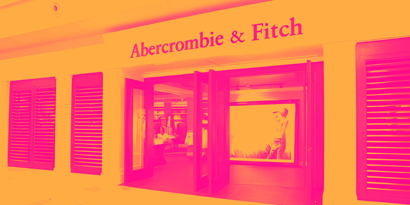 Abercrombie & Fitch Co. (NYSE:ANF) Stock Analysis: Barclays Price Target, Rating Upgrade, and Institutional Investor Activity
