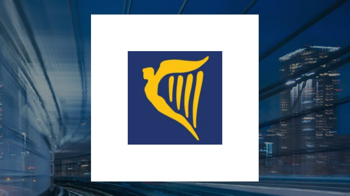 Morgan Stanley Initiates Overweight on Ryanair (RYAAY)