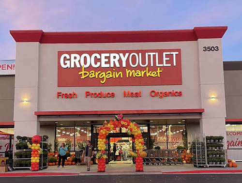 Grocery Outlet Holding Corp. (NASDAQ:GO) Stabilizes Amid Strategic Restructuring: Q2 Earnings and Analyst Outlook