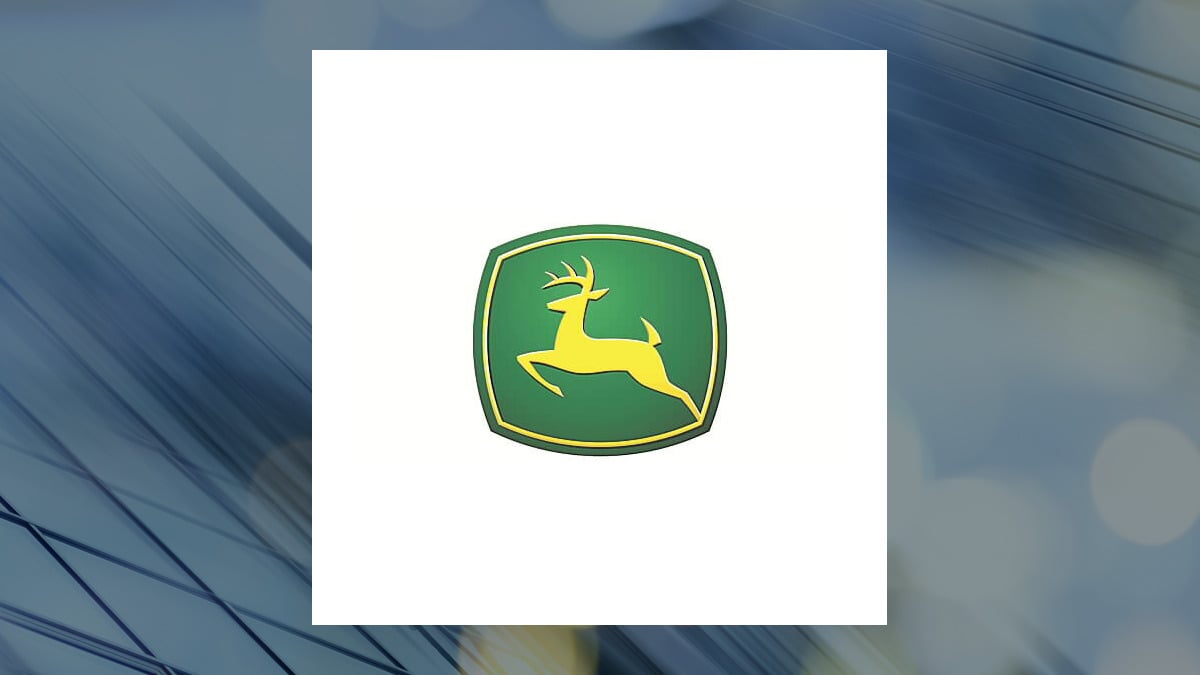 Deere & Company (NYSE:DE) Exceeds Q3 Expectations with Strong Earnings and Revenue Growth