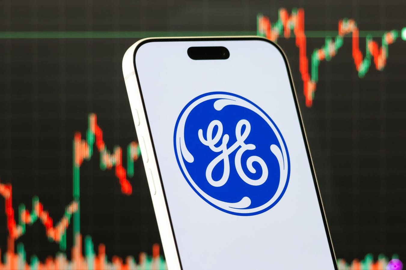 General Electric (NYSE: GE) Aerospace: Analyst Confidence Soars with Strong Price Target and Robust Backlog