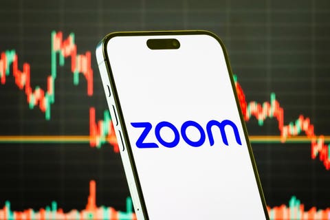 Oppenheimer Analyst Sets Bullish Price Target for Zoom Video Communications, Inc. (NASDAQ: ZM) Amid AI Strategy