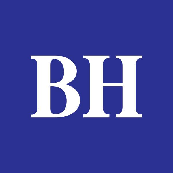 Berkshire Hathaway (NYSE: BRK-A) Maintains Buy Rating Amid Strong Performance